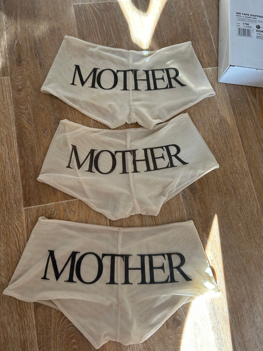 "MOTHER" Shorts Ex-Myszka